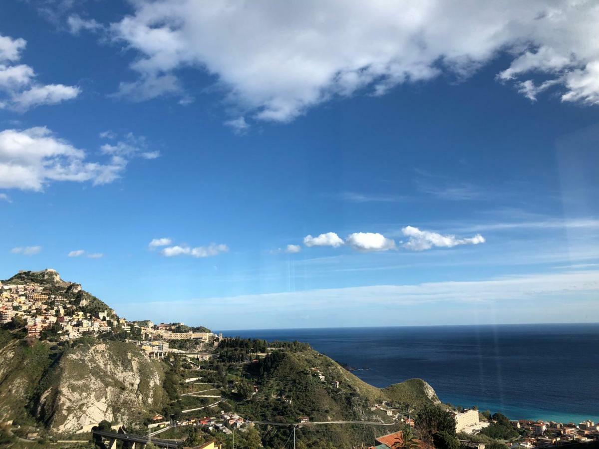 Villa Nina 2013 Appartamento Taormina Buitenkant foto