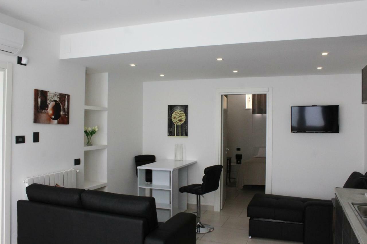 Villa Nina 2013 Appartamento Taormina Buitenkant foto
