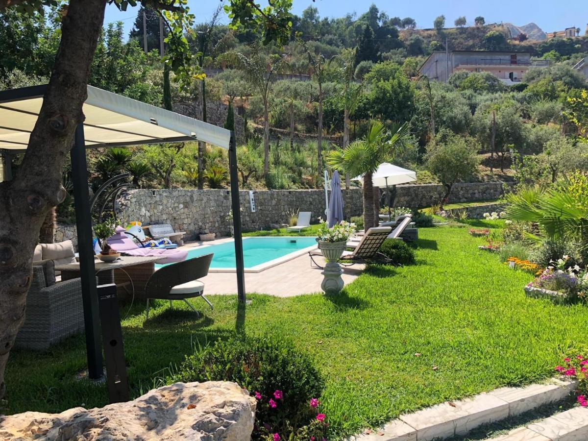 Villa Nina 2013 Appartamento Taormina Buitenkant foto